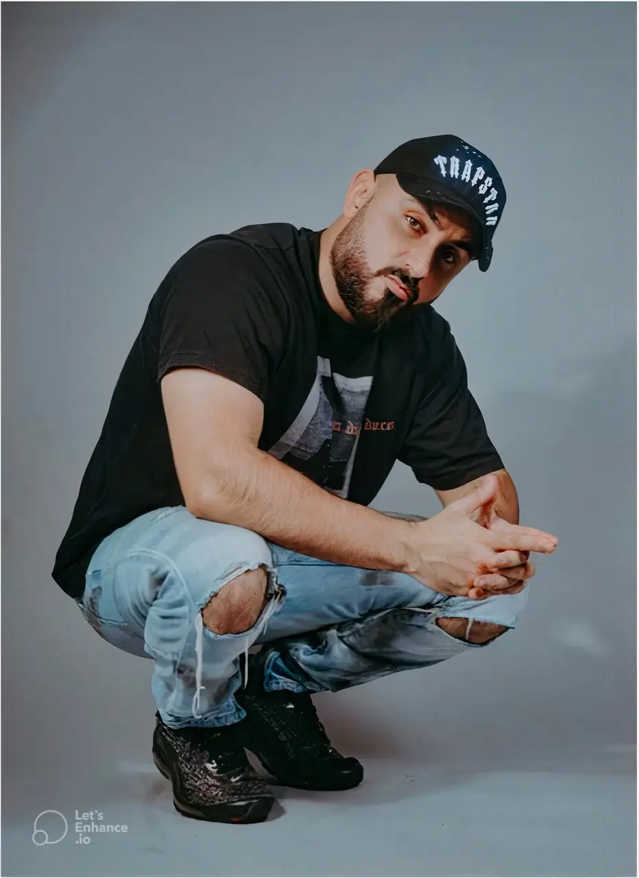 Portrait of photographer Zek Snaps